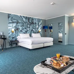 فندق بالاس****, كان