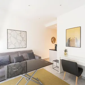 Lovely Renovated 45m2 In The Hearth Of Appartamento
